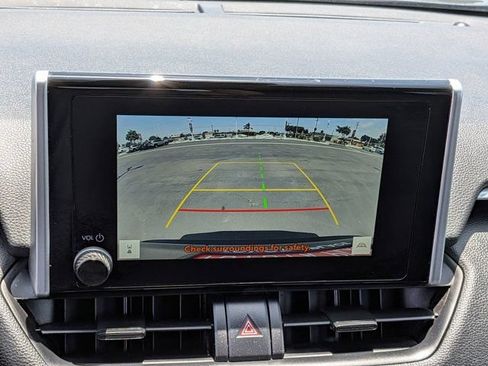 Used 2025 Toyota RAV4 XLE AWD/4WD image 21