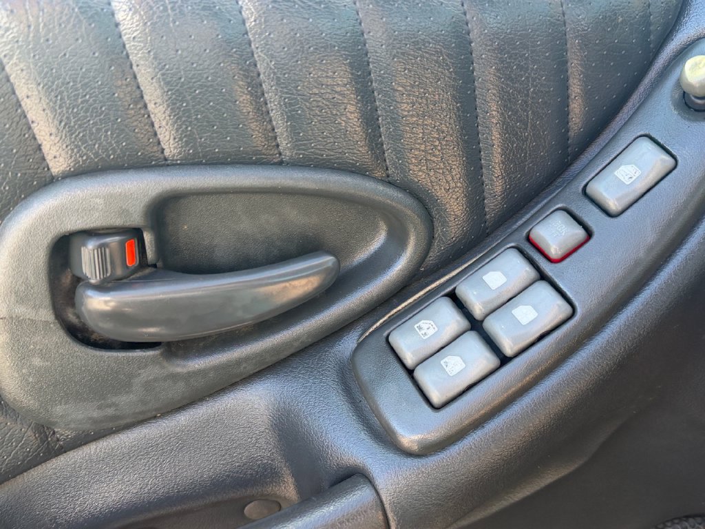 Used 2003 Pontiac Grand Prix GT w/ Equipment Group 2 FWD image 17
