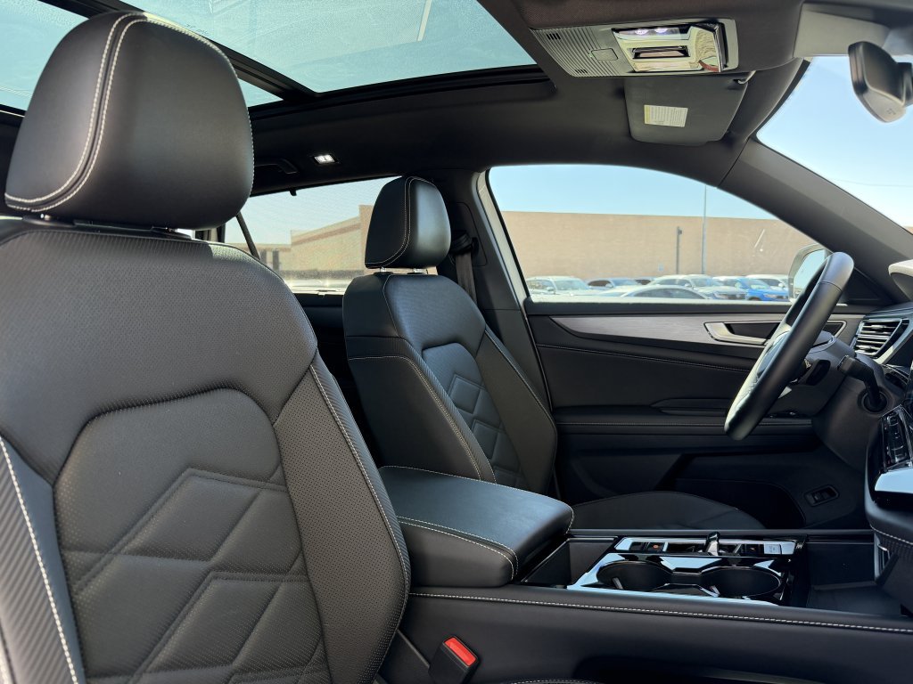 Used 2024 Volkswagen Atlas Cross Sport SE w/ Panoramic Sunroof Package FWD image 40