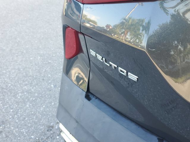 Certified 2022 Kia Seltos Nightfall Edition AWD/4WD image 8