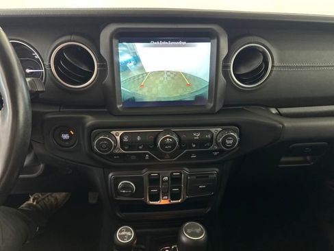 Used 2023 Jeep Wrangler Unlimited Sahara w/ Cold Weather Group image 22