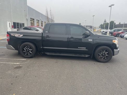Used 2017 Toyota Tundra SR5 image 4