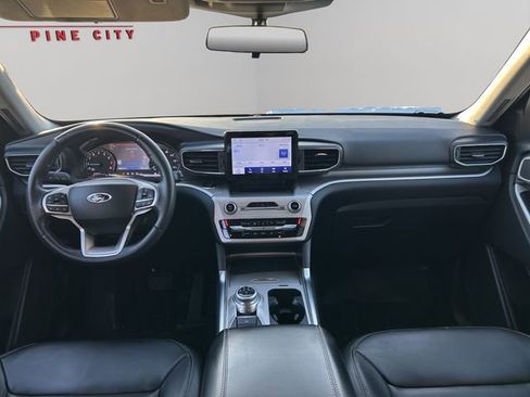 Used 2022 Ford Explorer XLT w/ Equipment Group 202A image 16