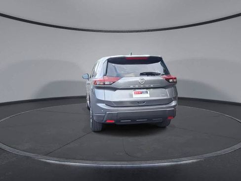 Used 2024 Nissan Rogue S AWD/4WD image 2