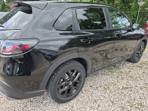 Used 2025 Honda HR-V Sport image 3