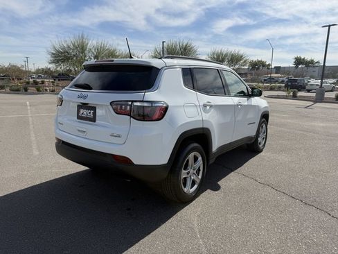 Used 2023 Jeep Compass Latitude image 5