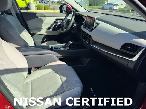 Certified 2025 Nissan Rogue SV image 3