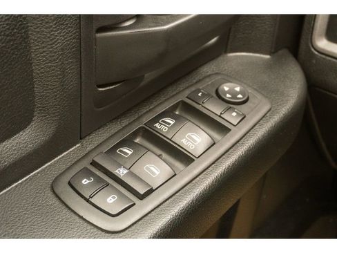 Used 2018 RAM 1500 Express image 25