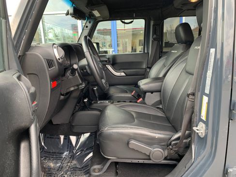 Used 2017 Jeep Wrangler Unlimited Rubicon AWD/4WD image 10
