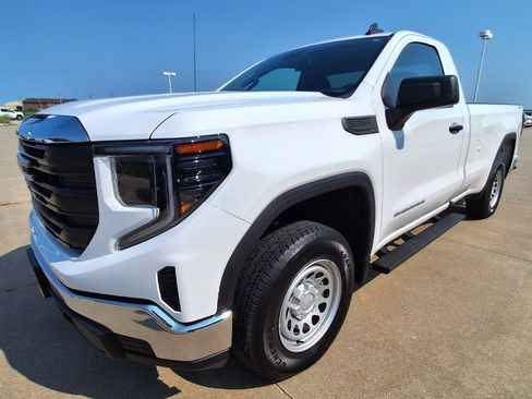 Used 2024 GMC Sierra 1500 Pro w/ Pro Value Package AWD/4WD image 4
