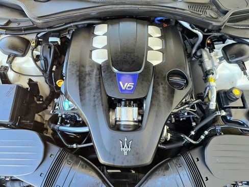 Used 2018 Maserati Ghibli S GranSport RWD image 60