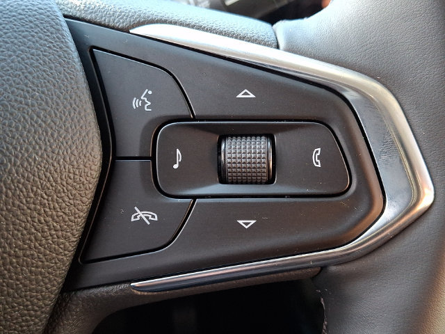 Used 2025 Chevrolet Trax LT w/ Driver Confidence Package FWD image 21
