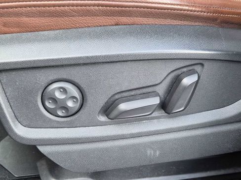 Used 2020 Audi Q5 2.0T Premium w/ Convenience Package image 16