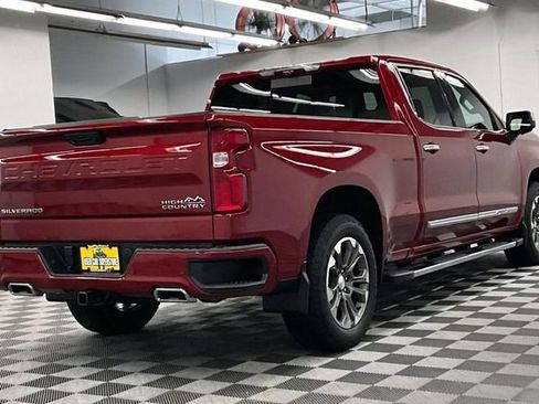 Used 2023 Chevrolet Silverado 1500 High Country w/ Technology Package AWD/4WD image 14
