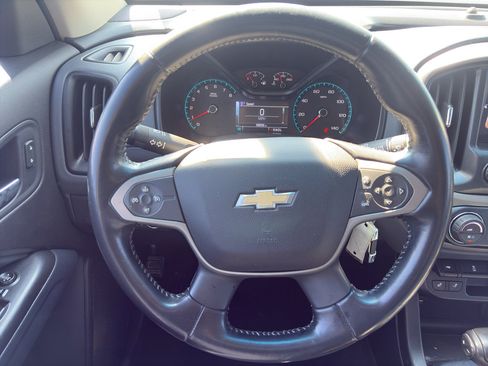Used 2017 Chevrolet Colorado Z71 AWD/4WD image 18