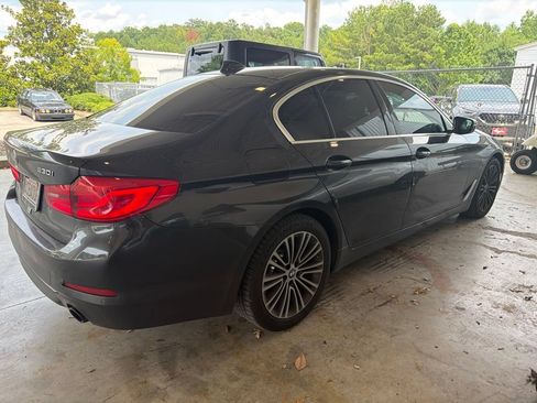 Used 2019 BMW 530i w/ Convenience Package RWD image 3