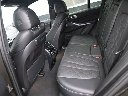 Used 2023 BMW X5 sDrive40i w/ M Sport Package image 11