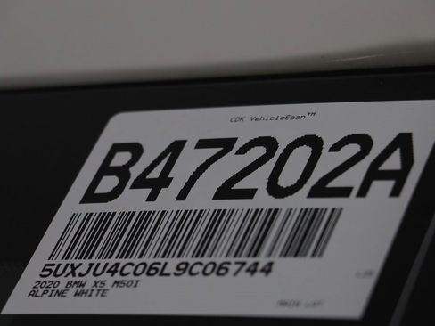 Used 2020 BMW X5 M50i w/ Premium Package image 23