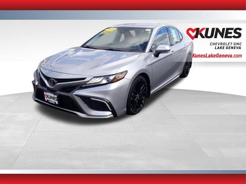 Used 2022 Toyota Camry XSE FWD image 4