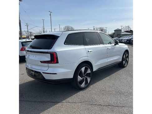 Used 2025 Volvo EX90 Plus image 3