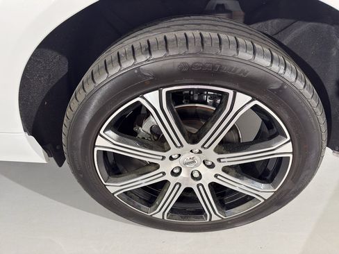 Used 2021 Volvo XC60 T5 Inscription w/ Advanced Package image 6