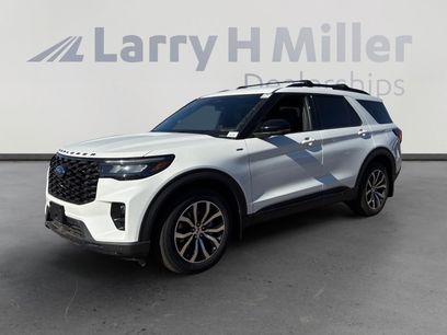 New 2025 Ford Explorer ST-Line w/ Premium Package