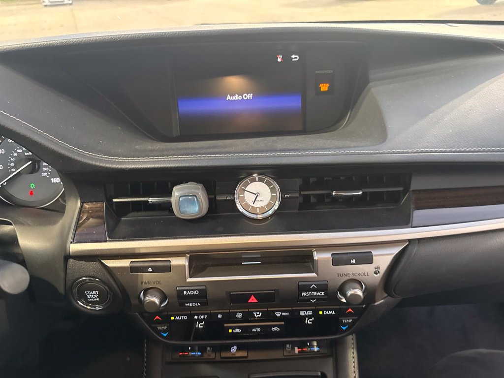 Used 2016 Lexus ES 350 w/ Premium Package w/Wood Trim FWD image 19