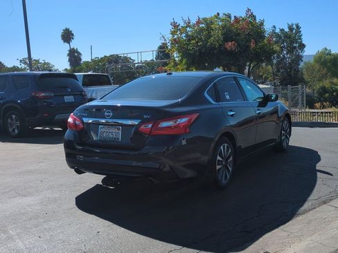 Used 2017 Nissan Altima 2.5 SV image 6