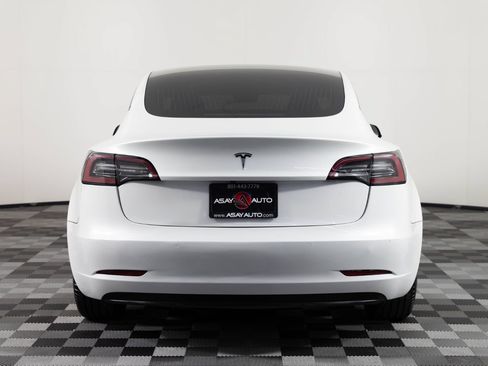 Used 2020 Tesla Model 3 Standard Range RWD image 6