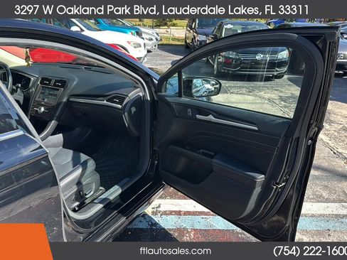 Used 2017 Ford Fusion Titanium FWD image 33