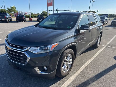 Used 2018 Chevrolet Traverse LT AWD/4WD image 2