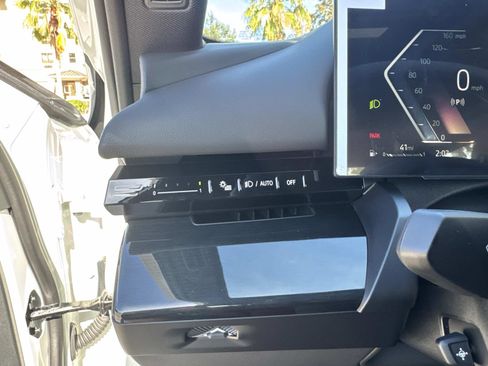 New 2026 BMW 530i w/ Premium Package image 30