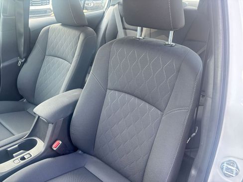 Used 2025 Toyota Corolla LE FWD image 35