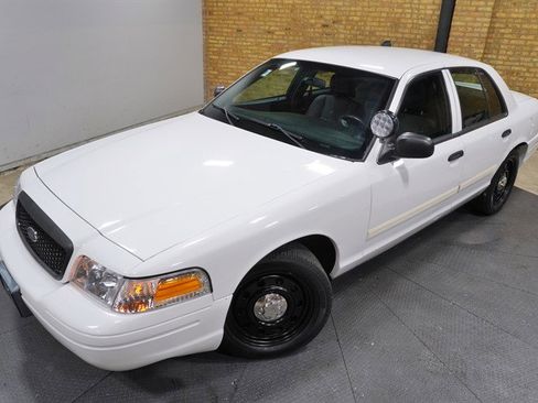 Used 2011 Ford Crown Victoria Police Interceptor w/ Radio Suppression Pkg RWD image 2