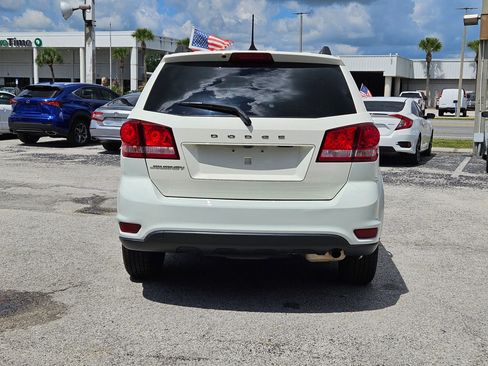 Used 2019 Dodge Journey SE w/ Connectivity Group FWD image 7