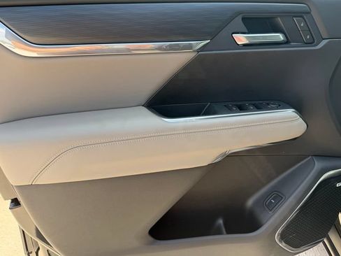 New 2026 GMC Acadia Elevation w/ Elevation Premium Package FWD image 13