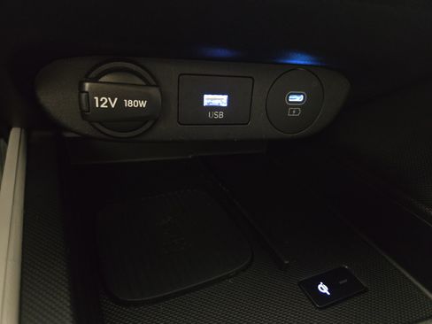 Used 2024 Hyundai Elantra Limited FWD image 30