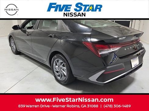 Used 2024 Hyundai Elantra SEL FWD image 8