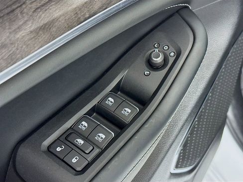 New 2025 Jeep Grand Cherokee Overland w/ Adv Protech Group III AWD/4WD image 17