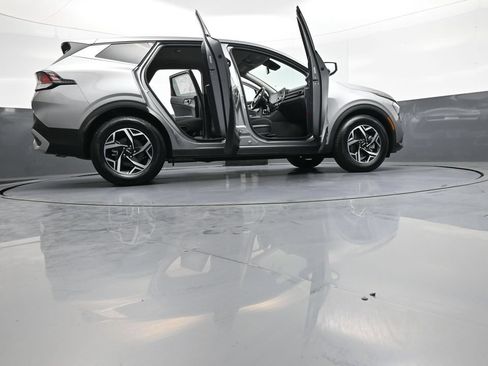 Certified 2025 Kia Sportage LX FWD image 46
