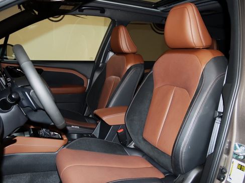 Used 2025 Subaru Forester Touring image 35