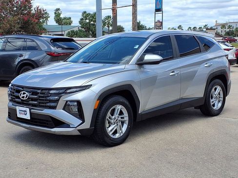 Used 2025 Hyundai Tucson SE FWD image 4