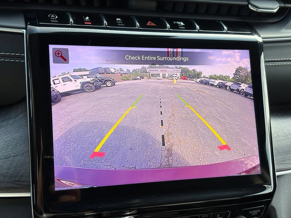 Used 2021 Jeep Grand Cherokee L Limited AWD/4WD image 11