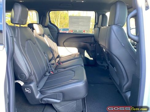 New 2026 Chrysler Pacifica Select image 7