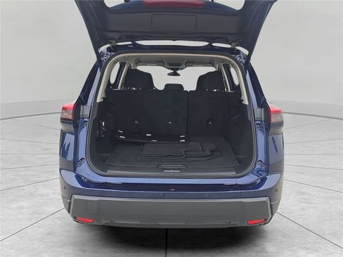 Used 2025 Nissan Rogue SV FWD image 13