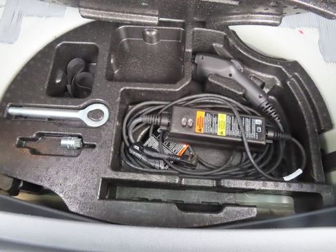 Used 2017 Chevrolet Bolt Premier w/ Driver Confidence II Package image 40