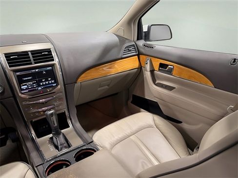 Used 2014 Lincoln MKX FWD w/ Equipment Group 101A image 26