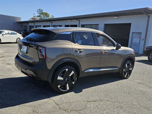 New 2026 Nissan Kicks SR image 12
