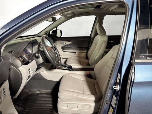 Used 2021 Honda Pilot Touring image 11