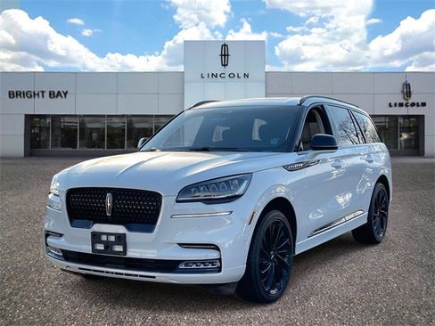 Used 2023 Lincoln Aviator Reserve w/ Equipment Group 201A image 2